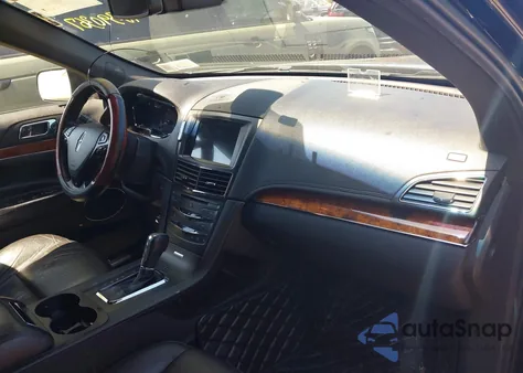 2017 Lincoln Mkt Livery z USA, uszkodzony, nr VIN 2LMHJ5NKXHBL01358